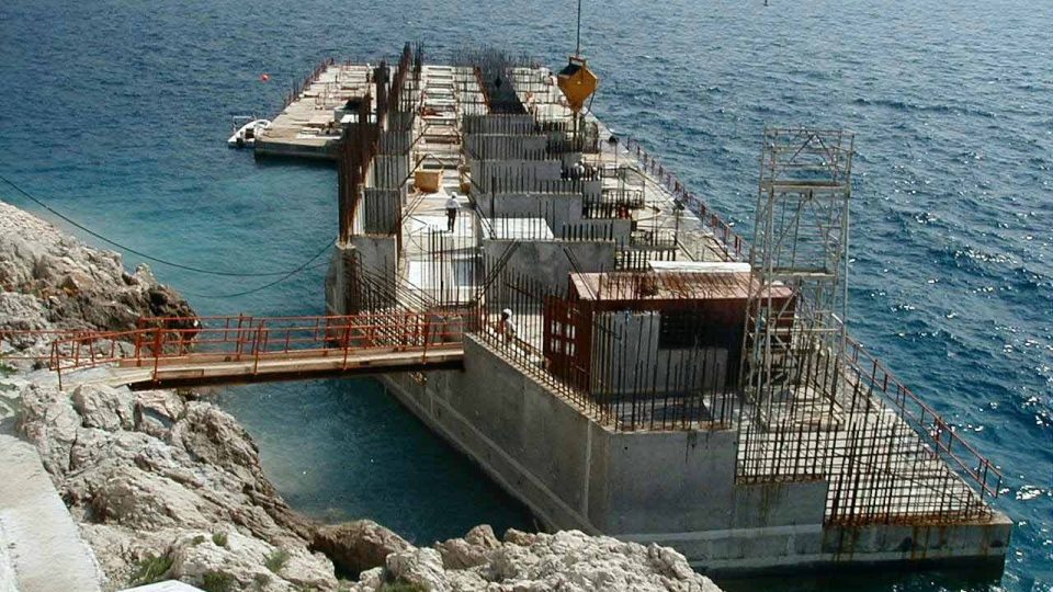 extension du port de la Condamine à Monaco. Port inaugurée en 2005 après 4 ans de travaux.