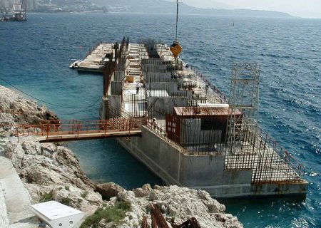 extension du port de la Condamine à Monaco. Port inaugurée en 2005 après 4 ans de travaux.